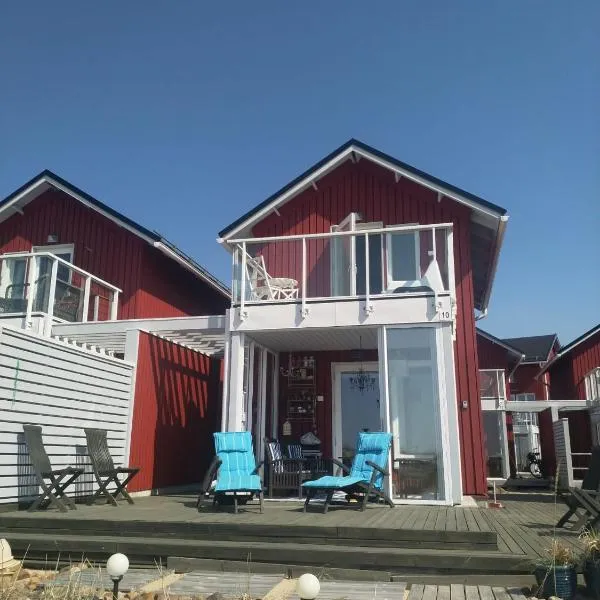 Ranta-Sumpun Helmi 10 Beach house with sauna, hotel di Hailuoto