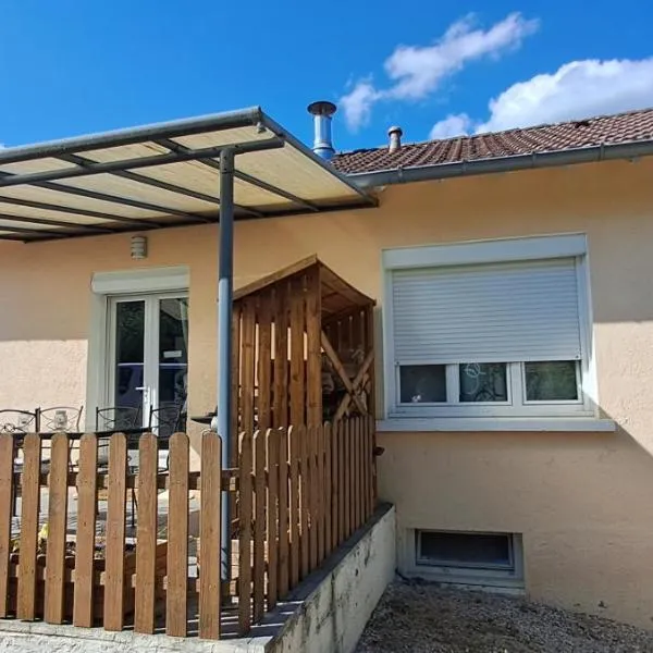 Charmante petite maison, hotel in Torcenay