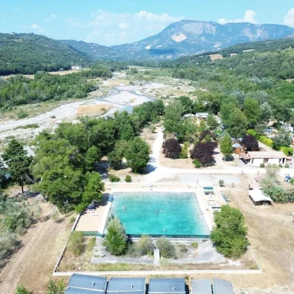 Camping Tikayan La Célestine, hotel v destinaci Beynes