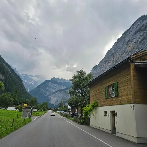 Chalet Bärli, hotel v destinaci Lauterbrunnen
