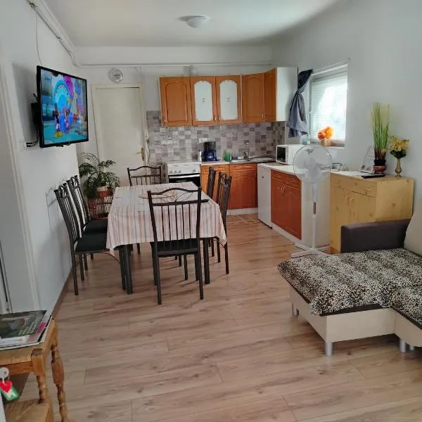 BB HÄZ Apartman, hotel v destinaci Balatonboglár