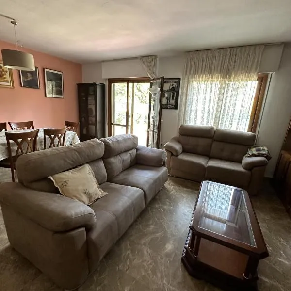 Amplio y Comodo Chalet en Zaragoza con pistas de tenis, hotel v destinaci Zaragoza