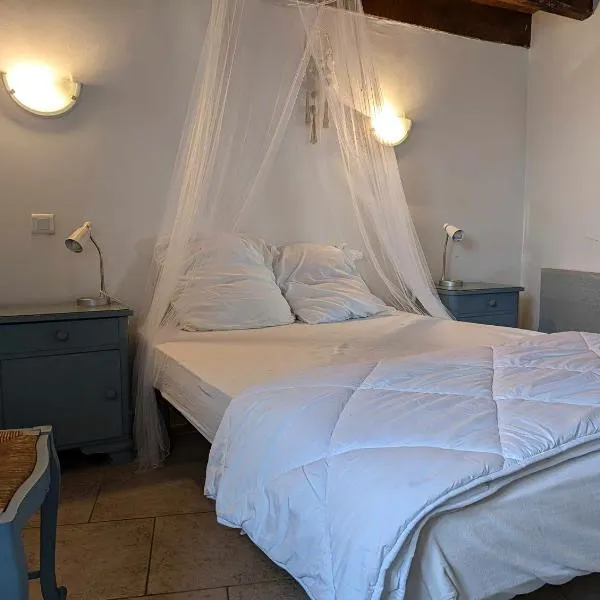 La bougie perlée 2 – hotel w mieście Saint-Crépin-et-Carlucet