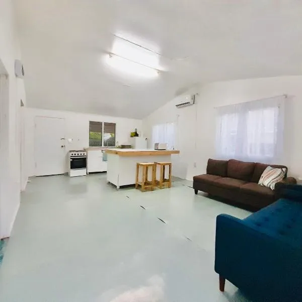 Coral Cottage - Entire Place, hotel in Nuku‘alofa
