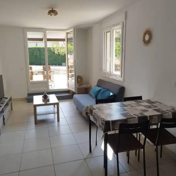 T2 terrasse couverte proche Pont du Gard et Uzès – hotel w mieście Pouzilhac