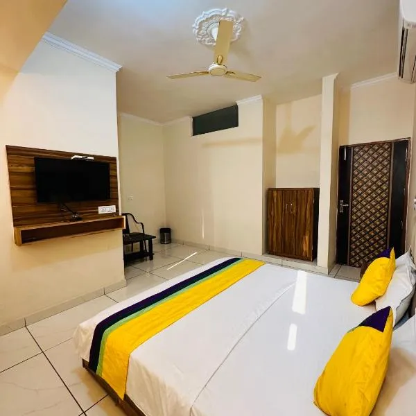 Hotel SK GRAND, hotel in Sohāna
