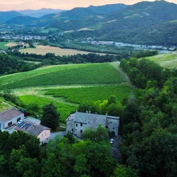 Tenuta Folesano Wine Estate 13th century, hotel Marzabottóban