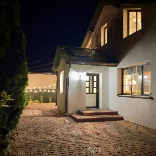 Duży domek na Polnej, hotel v destinácii Konin