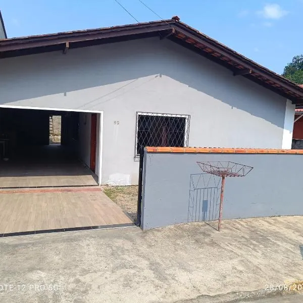Hospedagem Do Dinei, hotel v destinaci Jaraguá do Sul