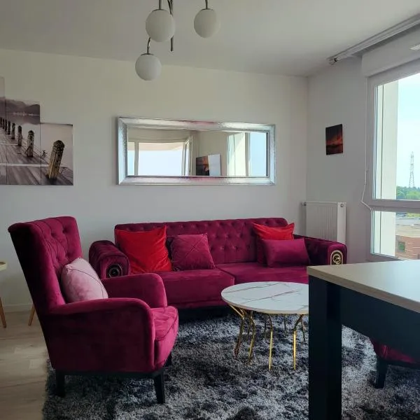 Le Senghor – hotel w mieście Courcouronnes