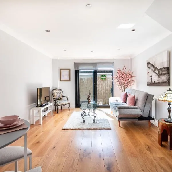 Exceptional 2 Bed Boutique Home In Mill Hill, hotel in Mill Hill
