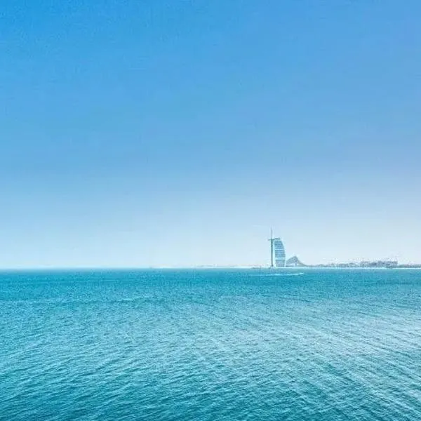 Luxury Holiday Home, Spacious 1 bedroom, Burj Alarab full ocean view, located in Anantara the palm, Palm Jumeirah, Dubai, hotel en Dubái