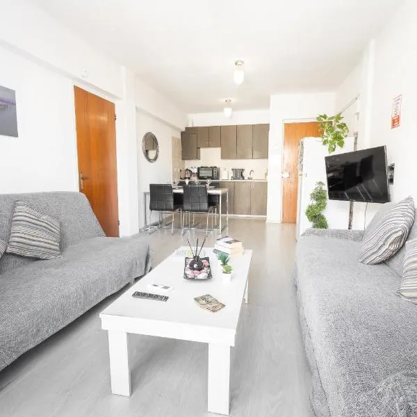 SPECIAL OFFER - 2 BR - Sleep 7 - Best Location at Ayia Napa - Free Parking, hotel in Ayia Napa