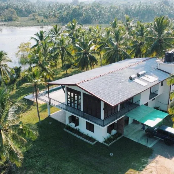 Tsuru Villa, hotel v Udawalawe
