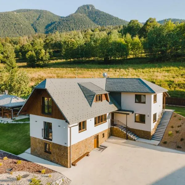 Villa Seraf – hotel w Tierchowej