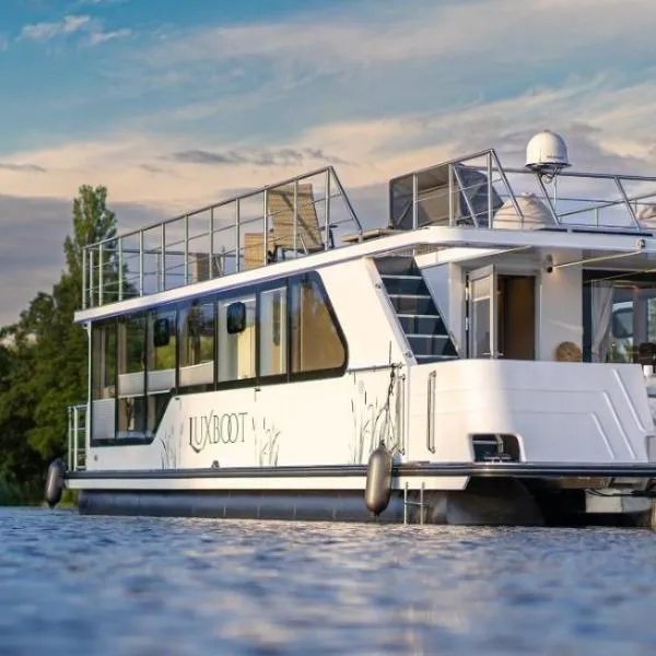 Dein schwimmendes Luxboot in Templin, hotel u gradu Templin