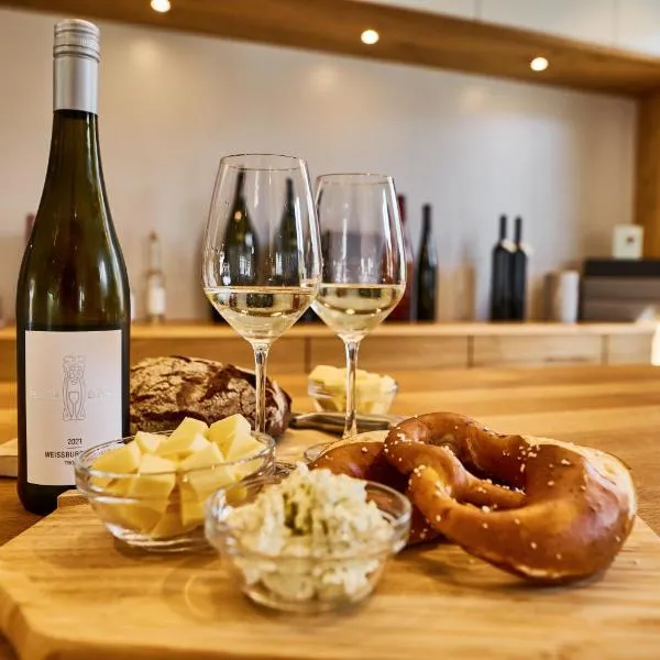 Ferienwohnungen im Weingut Huff-Doll, hotel en Horrweiler