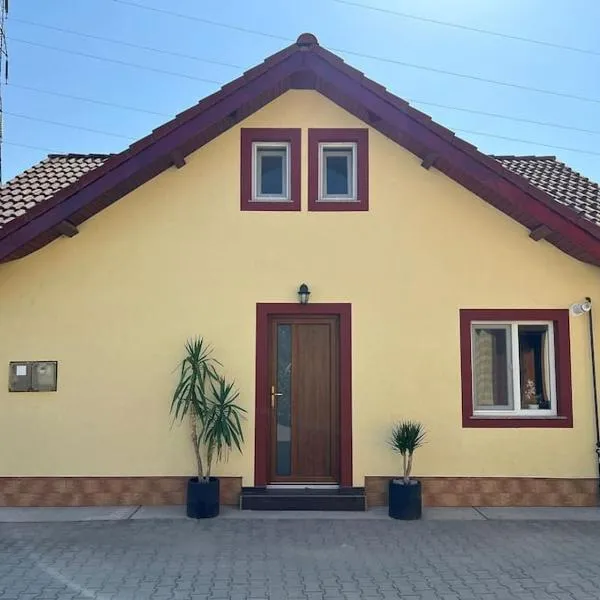 Royal House, hotel in Canalu