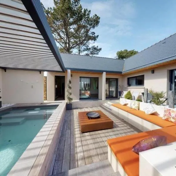 Villa 75m2 avec Piscine et Jacuzzi privés, Sauna et Home-Cinéma à 800m des Commodités, hotel in La Baule