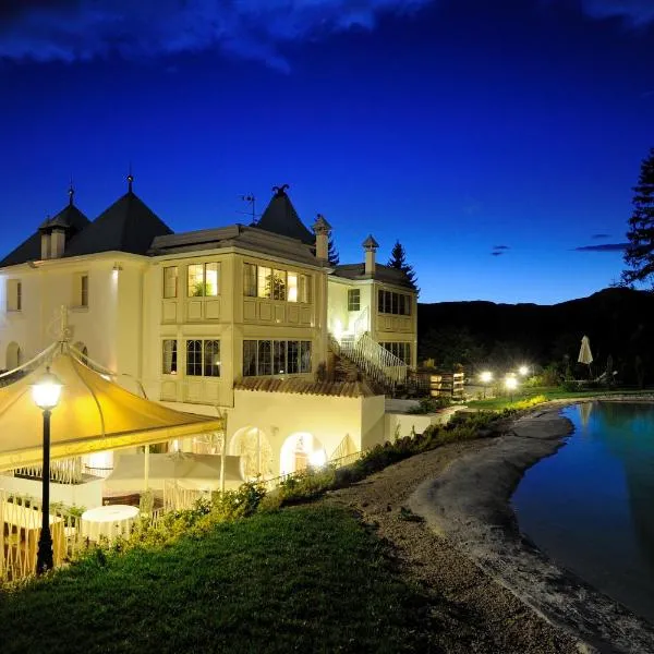 Villa Orso Grigio – hotel w mieście Ronzone