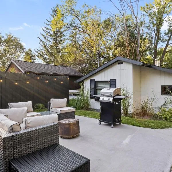 Cozy Home W/ King Bed & Lake access, hotel v destinaci Canandaigua