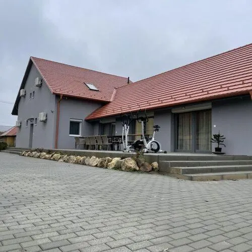Ulics vendégház II, hotel v destinaci Zalacsány