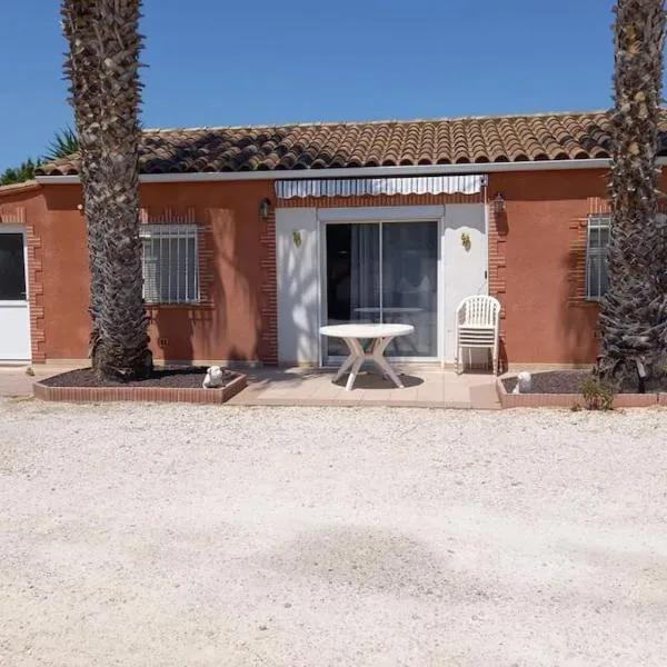 Maison à 15 minutes de la mer, hotel em Pia