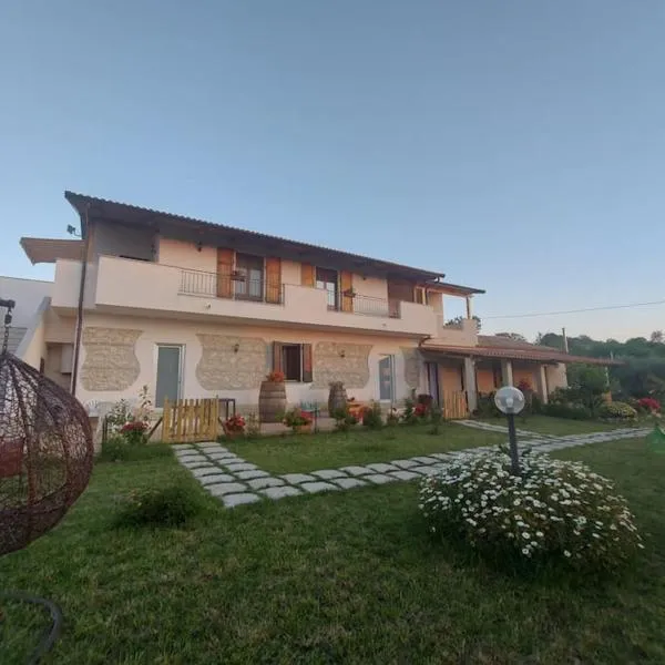 Cascina Sàlaco, hotel Zaccanopoliban