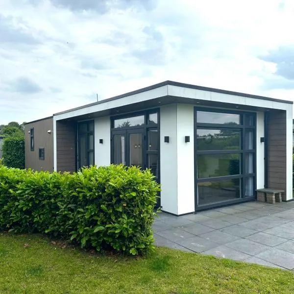 Maison Cube 6, Hiking, Fishing, Lake, Boat, Arnhem, hotel v destinaci Lathum