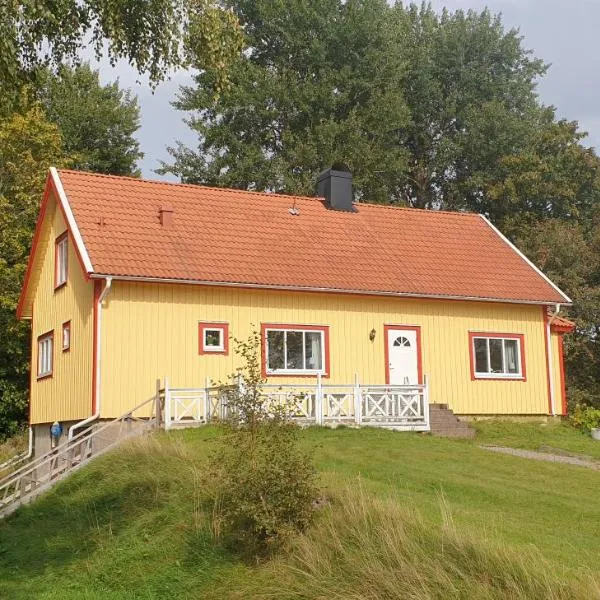 Semesterhus Kymbo Jungfrugården 2, hotel in Falköping