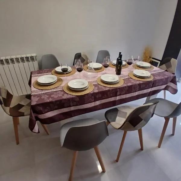 Casa Puente Rioja、セニセロのホテル