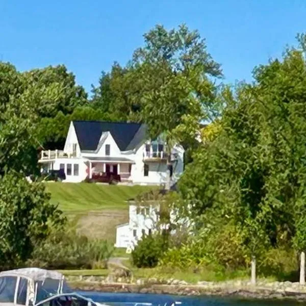 Gray's Manor - Lake Memphremagog, hotel v destinaci Newport