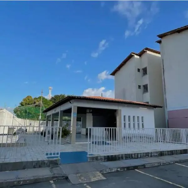 Apartamento de condomínio no Aririzal, com tudo dentro, hotel in Ôlho dʼÁgua