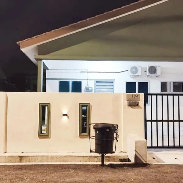 Ceq Atiah Homestay, hotel v destinaci Seri Iskandar