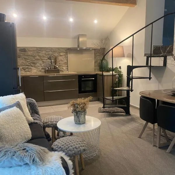 Appartement dans une maison avec espace extérieur, hotel a Ville-la-Grand