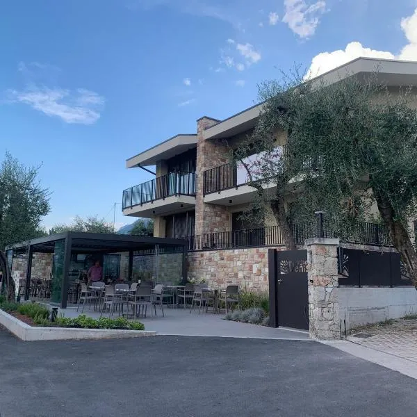 Camping Denis, hotel v destinaci Brenzone sul Garda
