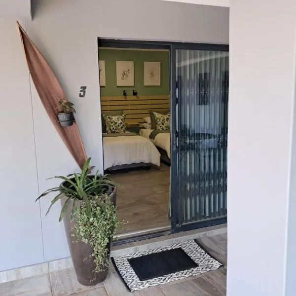 8 On Eagle Bed & Breakfast Room 3, hotel a Umtentweni