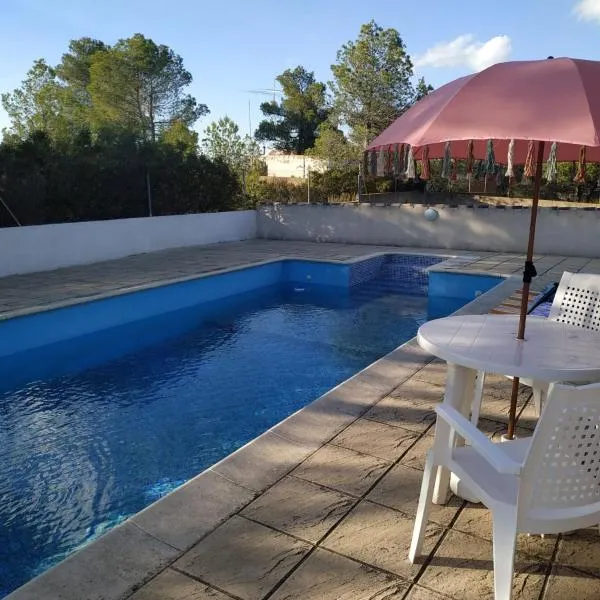 Casa Refugio Entre Pinos y Romeros, hotel u gradu 'Mogente'