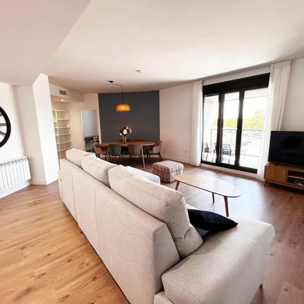 Apartamento de cuatro habitaciones en Talavera, hotel Talavera de la Reinában