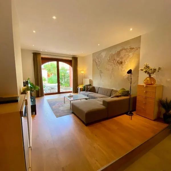 Spacious Holiday Home, hotel v Bruggách
