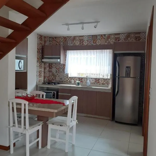 Casa na Praia centro de Garopaba, hotel v destinaci Garopaba