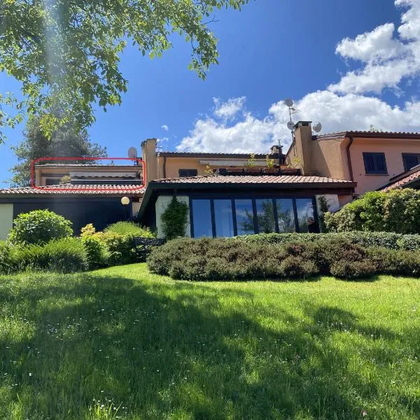 Motta Verde con piscina e tennis, hotel en Brisino