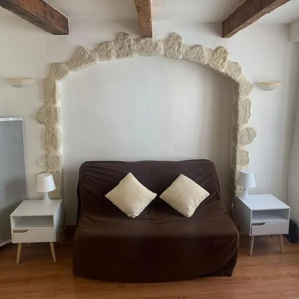 Studio isola village, hotel in Isola