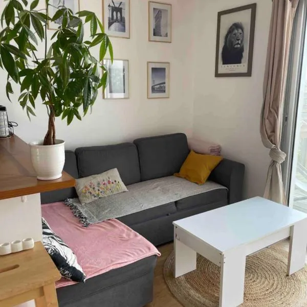 Charmante maison de ville avec terasse intime, hôtel à La Rochelle