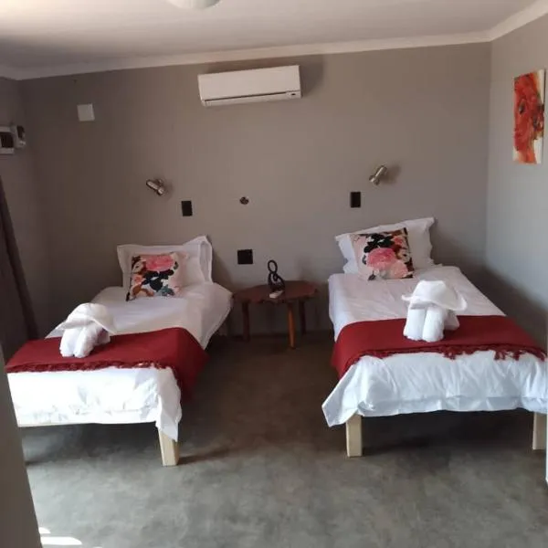 Petrified forest restcamp, hotel in Khorixas