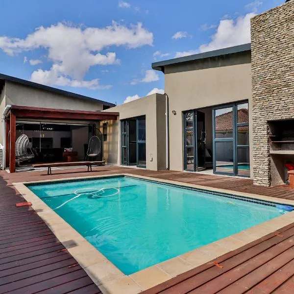 House of Bongekile 4 Bed Luxury Home 10 min from Kruger National Park, Malelane, Hotel in Malelane