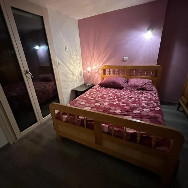 À la Combote, hotel v destinaci Vorges-les-Pins