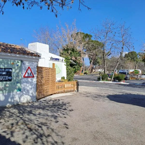 Camping Osuna, hôtel à Madrid