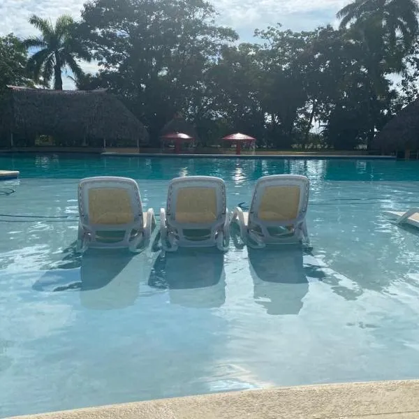 Apartamento de Playa en Coronado Luxury Suites, готель у місті Чаме