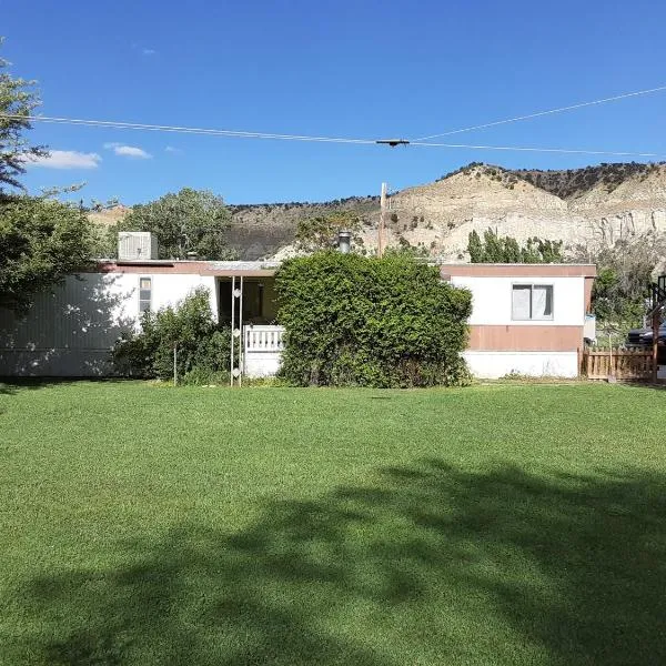 Starlight Gardens, hotel in Henrieville